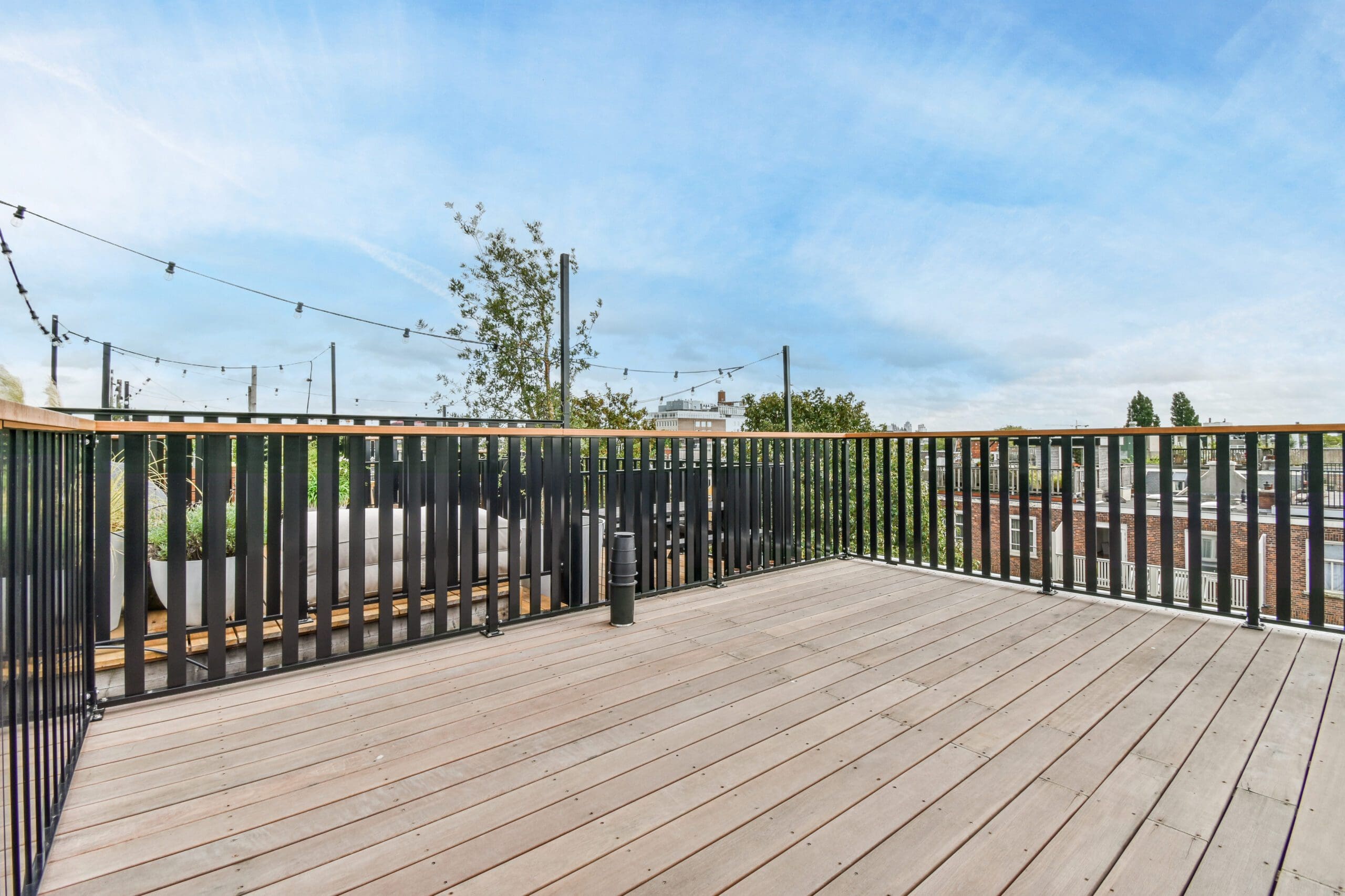 Rooftop terrace with a great view of the surrounding area